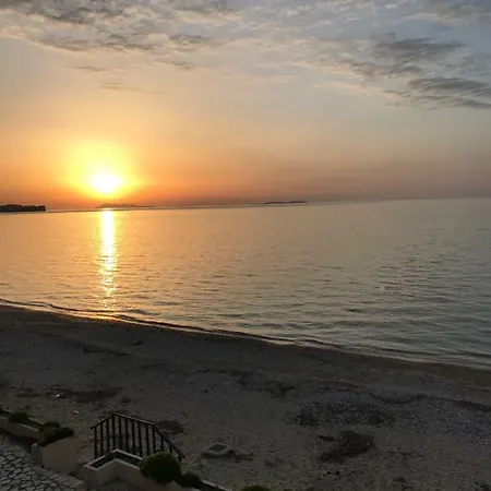 Pelagia Sea Side דירה *